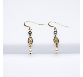 Boucles d'oreilles artisanale filigranée ronde nacrée