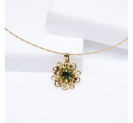 Filigrée Olivine et Lime collier ras de cou artisanal doré