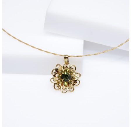 Filigrée Olivine et Lime collier ras de cou artisanal doré