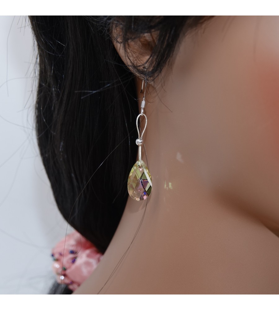 Boucles d'oreilles artisanale Larme Vert Lumineux Boucles d'oreilles artisanale Larme Vert Lumineux